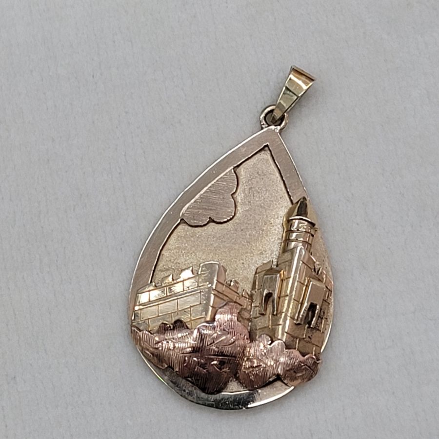 King David Tower Gold Pendant - Image 9