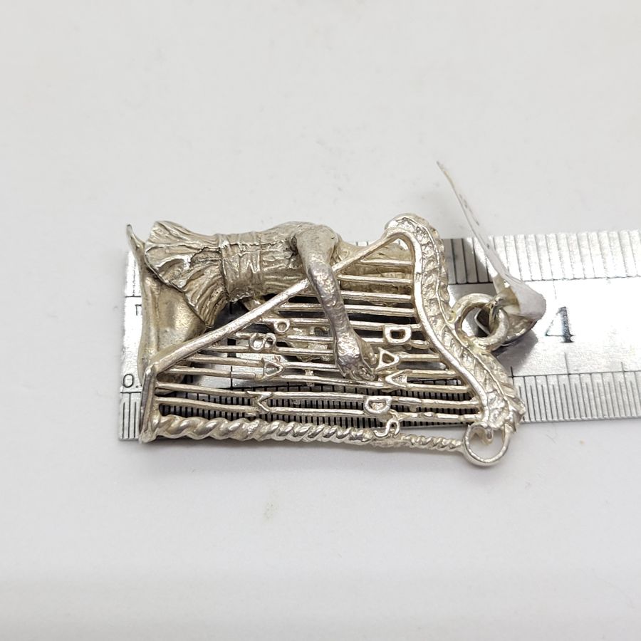 David Playing Harp Pendant - Image 3