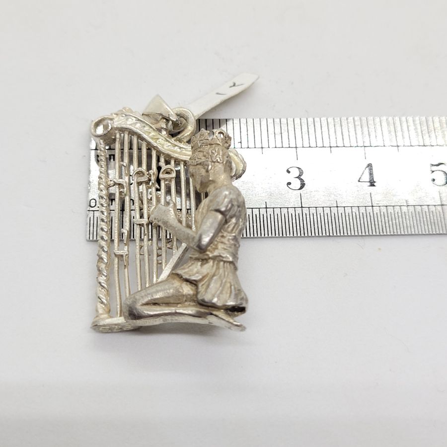 David Playing Harp Pendant - Image 4