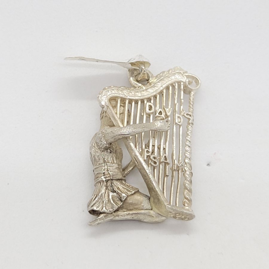 David Playing Harp Pendant - Image 5