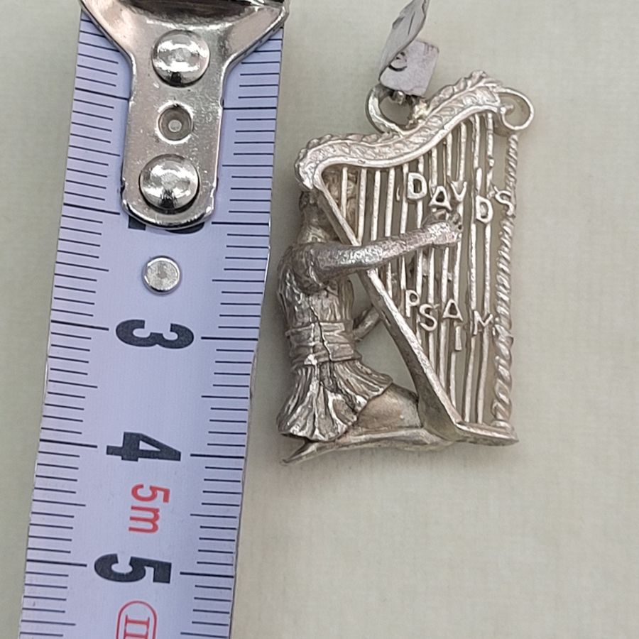 David Playing Harp Pendant - Image 8