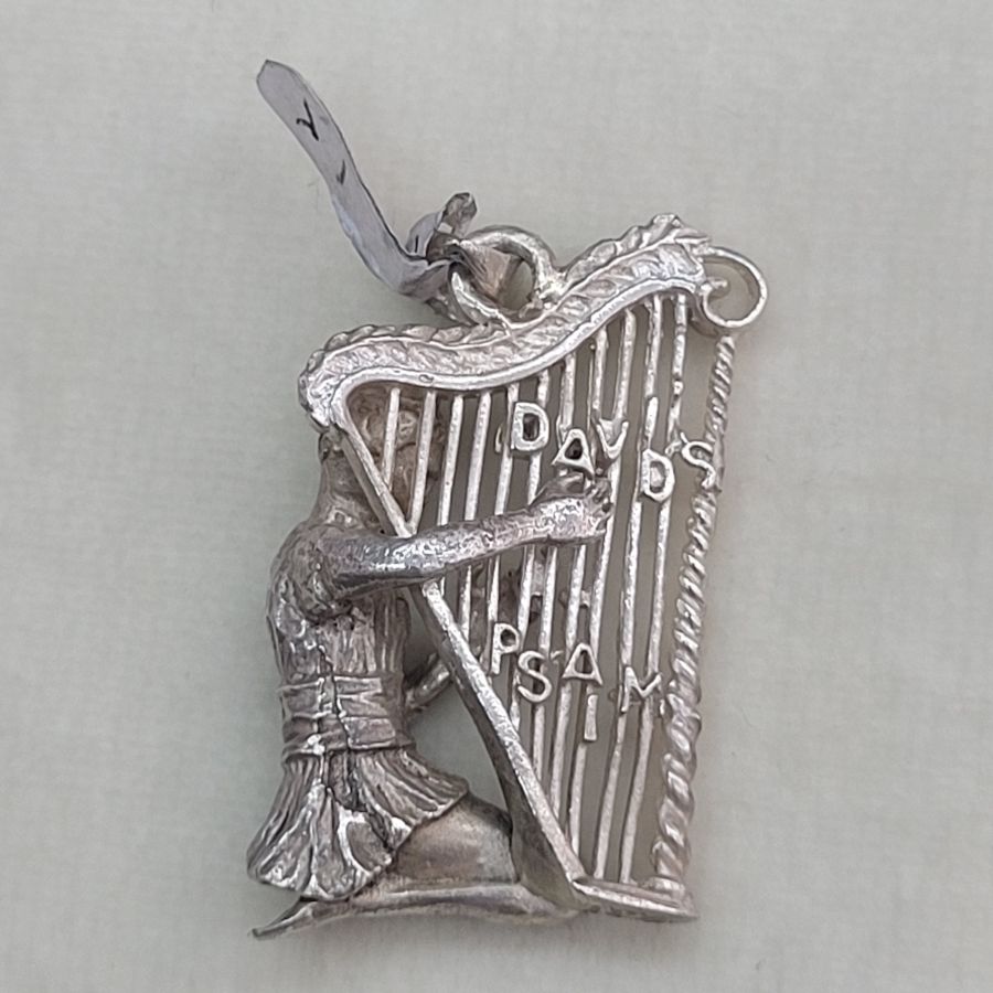 David Playing Harp Pendant - Image 10