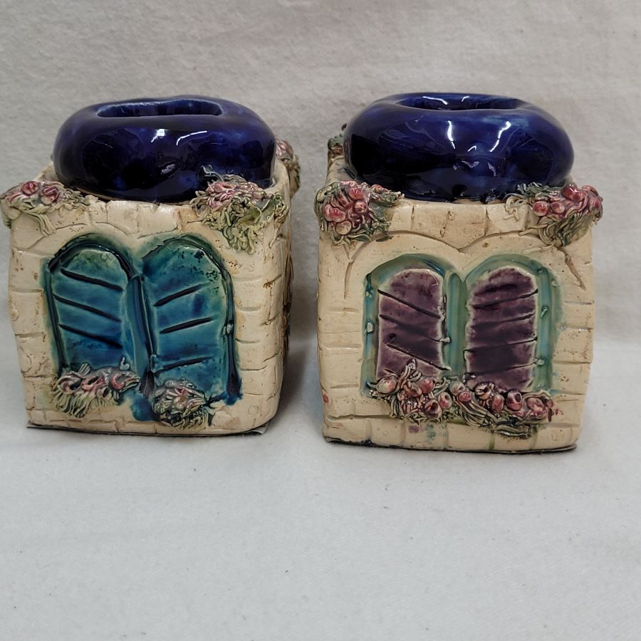 Handmade Dar ceramic Shabbat candleholders original design of Jerusalem houses forming a square holder. Dimension 9 cm X 6 cm X 6 cm approximately.