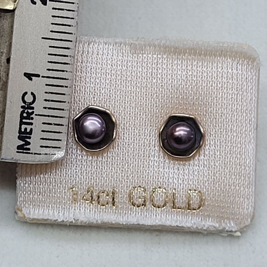 Black Pearls Stud Earrings - Image 3