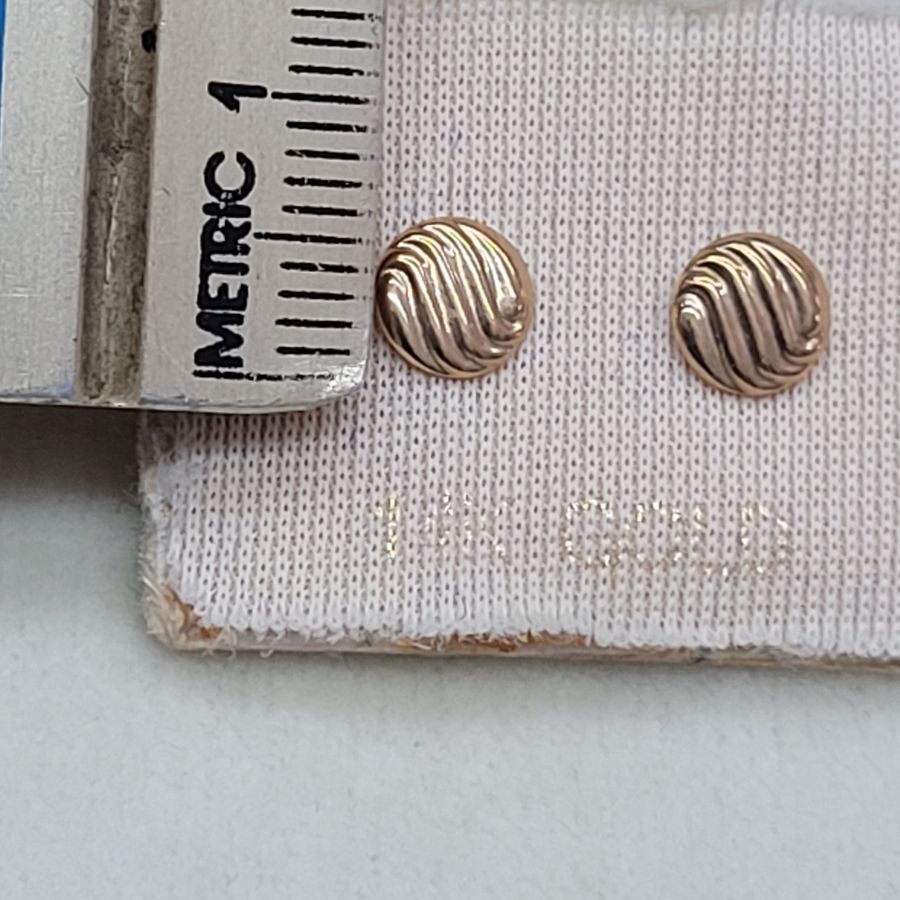 Round Wavy Stud Earrings - Image 3