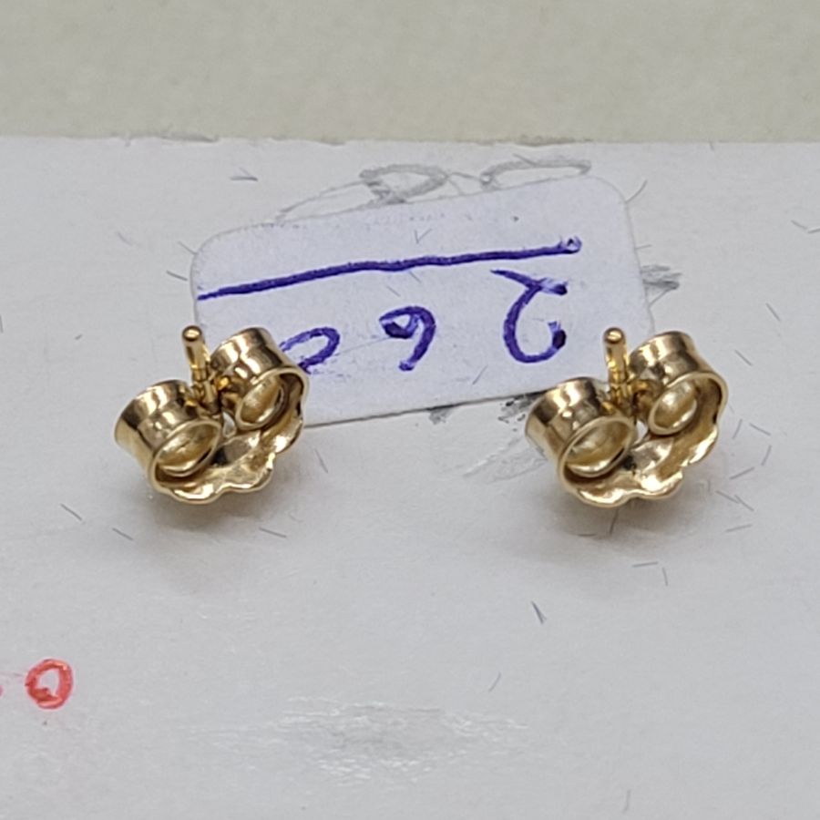 Round Wavy Stud Earrings - Image 4