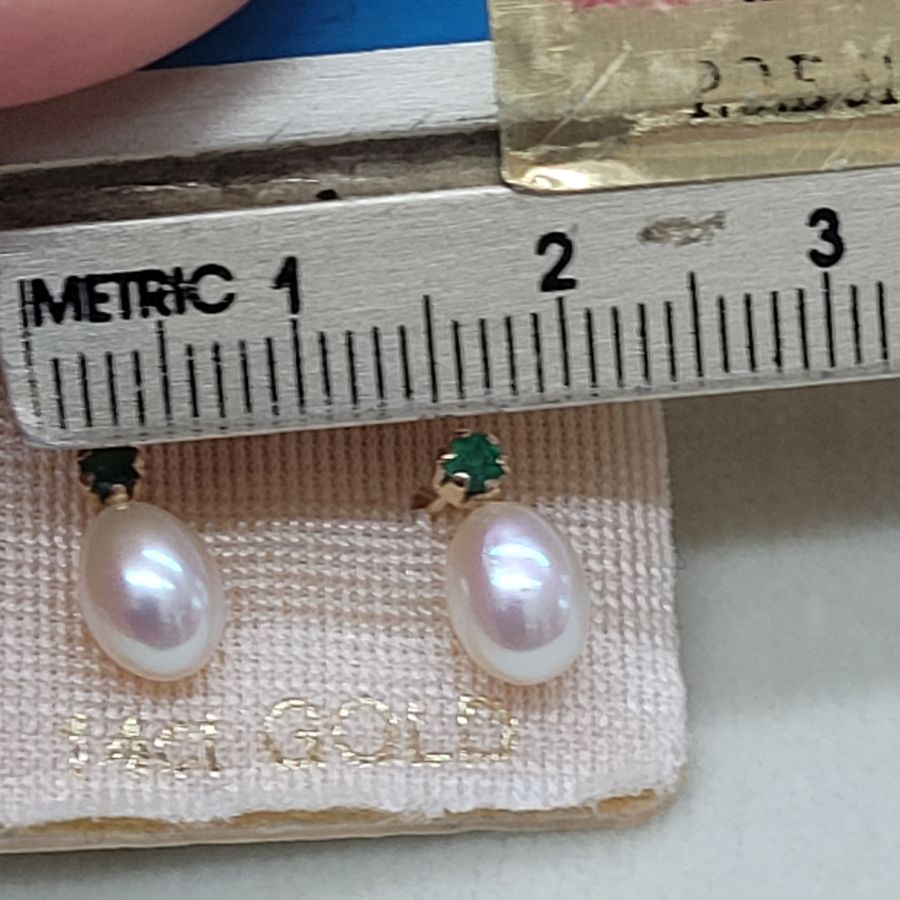 Emerald Pearl Stud Earrings - Image 4