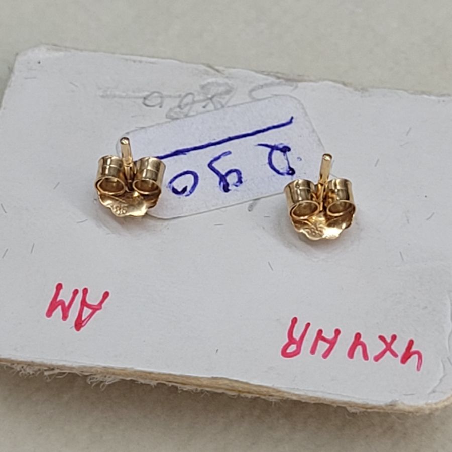 Gold Stud Earrings Garnets - Image 4