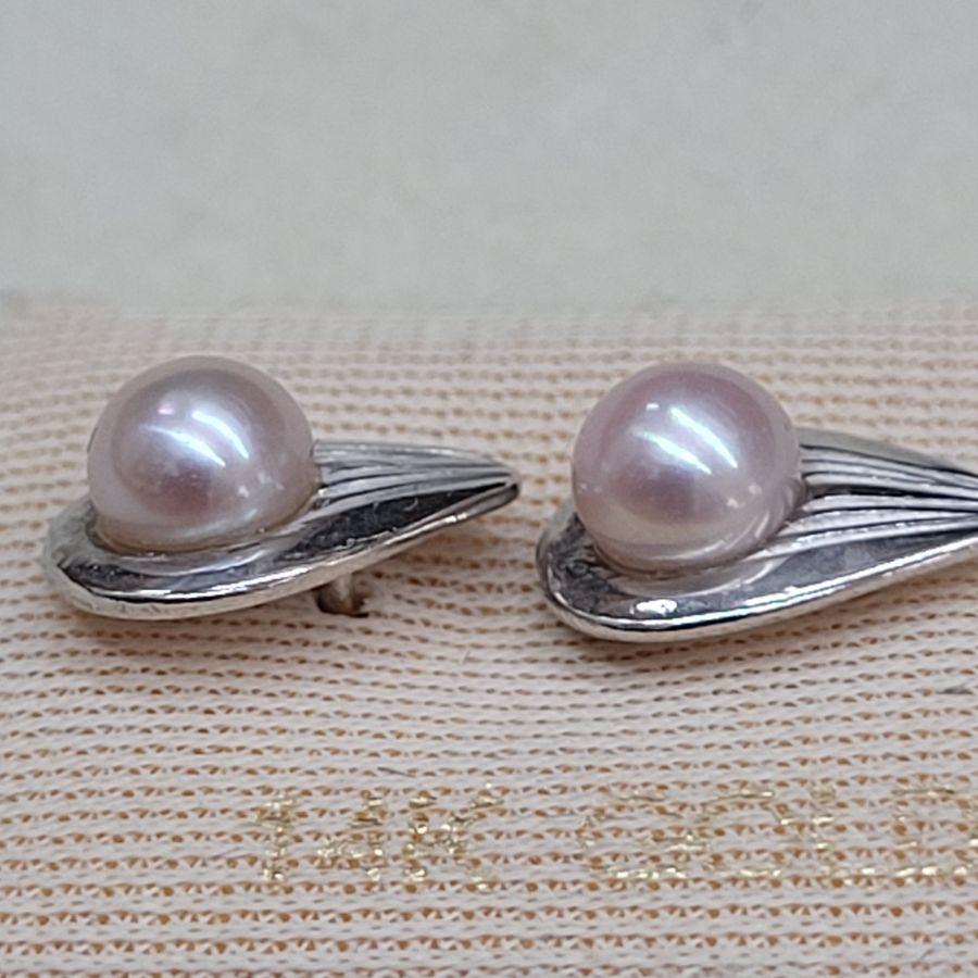 Drop Pearls Stud Earrings - Image 3
