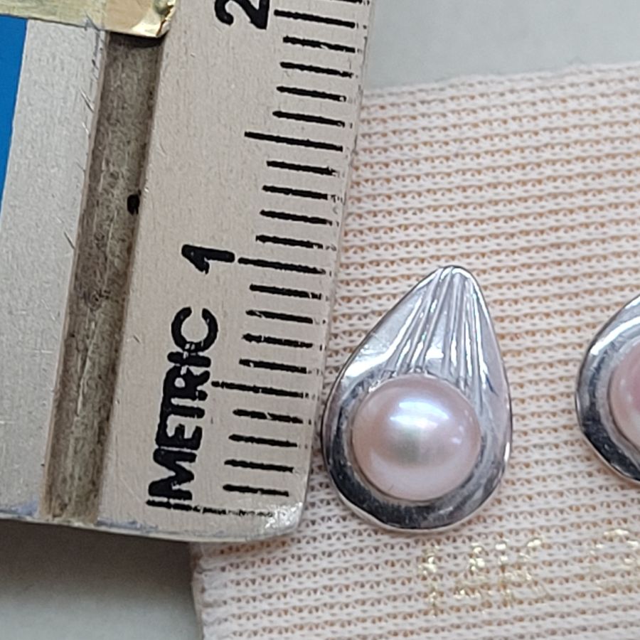 Drop Pearls Stud Earrings - Image 4