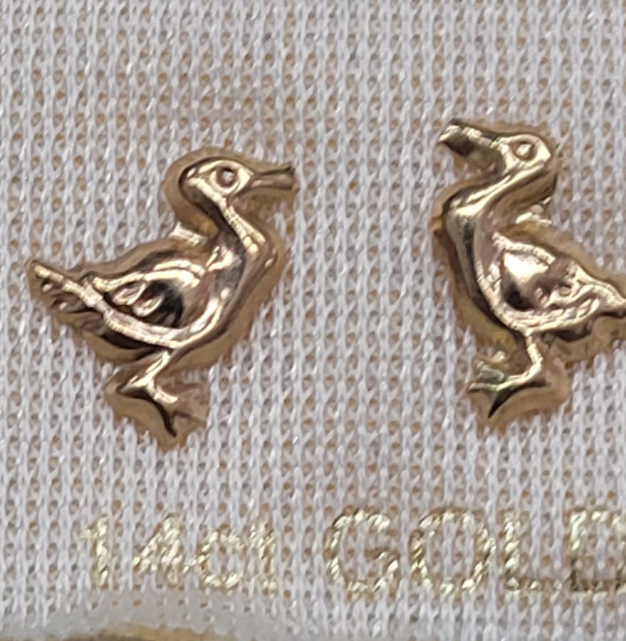 Handmade 14 carat gold duck shape stud earrings shiny and smooth design, suitable for young girls. Dimension 0.9 cm X 0.9 cm approximately.
