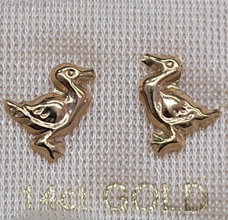 Duck Shape Stud Earrings - Image 3