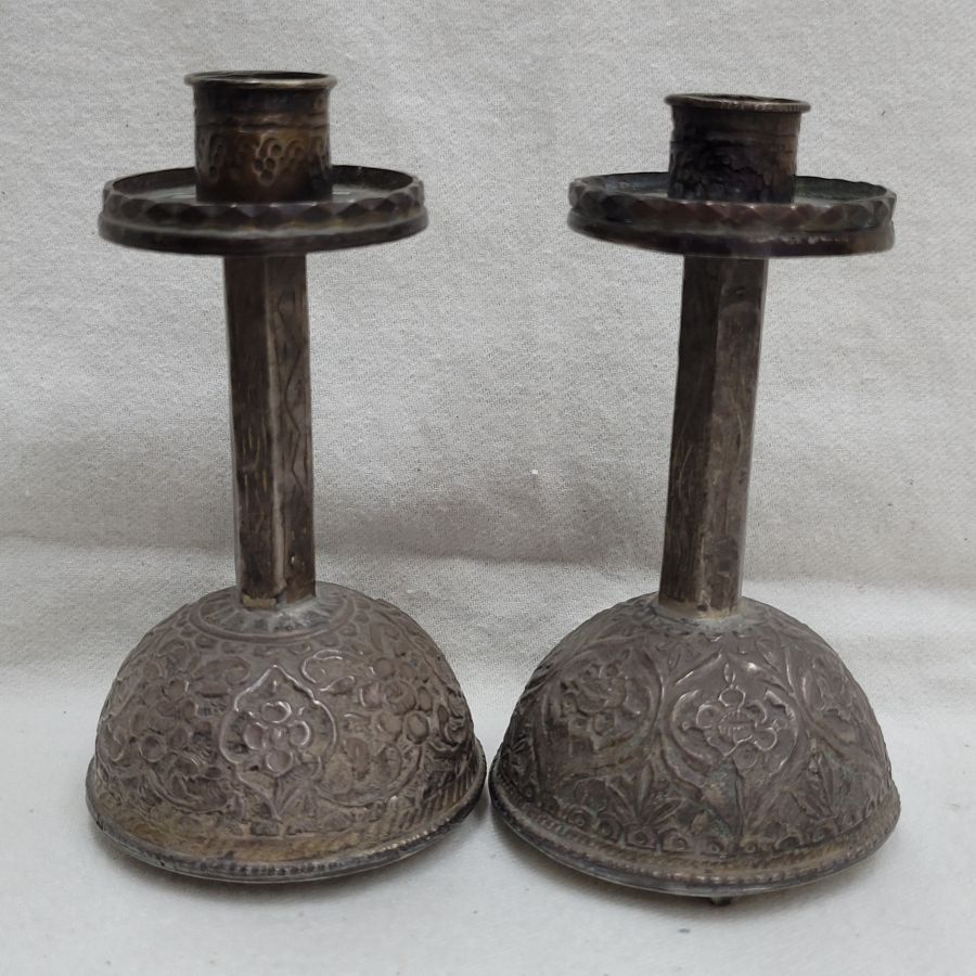 Vintage Mideast silver Sabbath candlesticks floral design handmade in the middle east end of 19th century. Dimension diameter 5.2 cm X7 cm approximately.