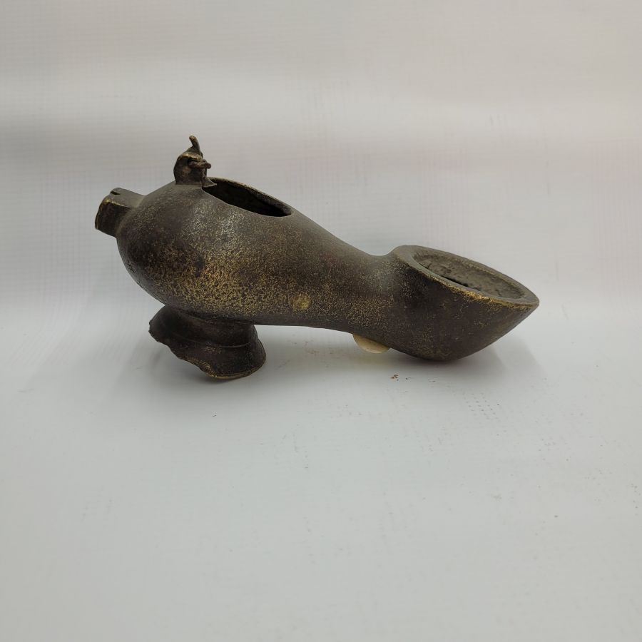 Antique Byzantine bronze oil lamp early Byzantine era found in the Holy Land of Israel 3rd century CE. Dimension 16.5 cm X 8 cm X 8 cm approximately.