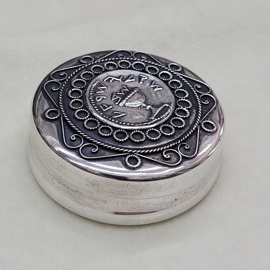 Silver vintage pill box - Image 3
