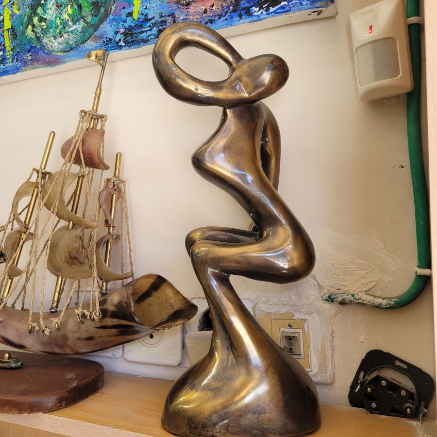 Bronze sculpture lady exercising - Image 4