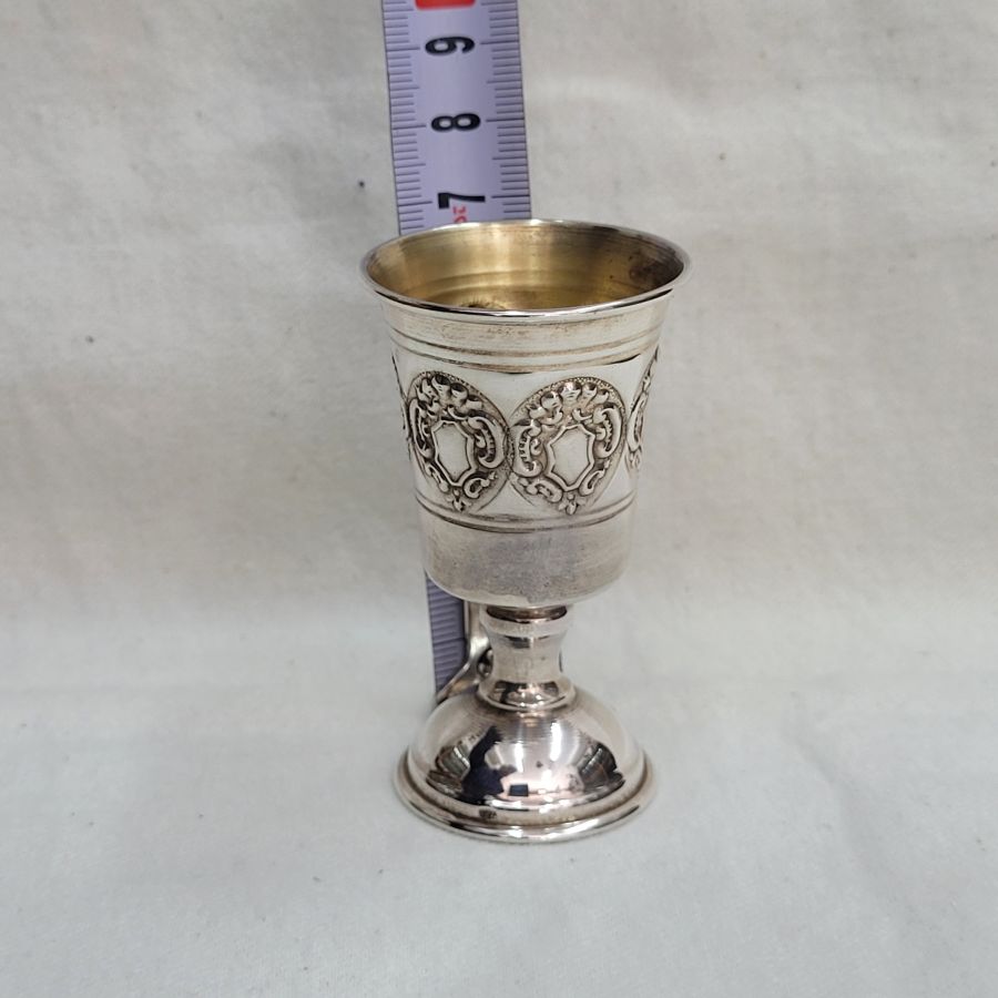 Schnapps Cup Embossed Design - Image 3
