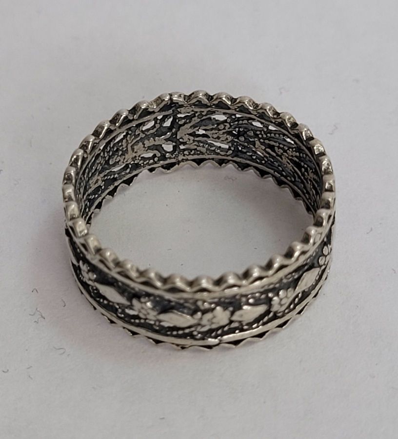 Vintage Yemenite Filigree ring band sterling silver not adjustable was made in Israel in the 1960's by Yemenite Jews. Dimension diameter 2 cm approximately.