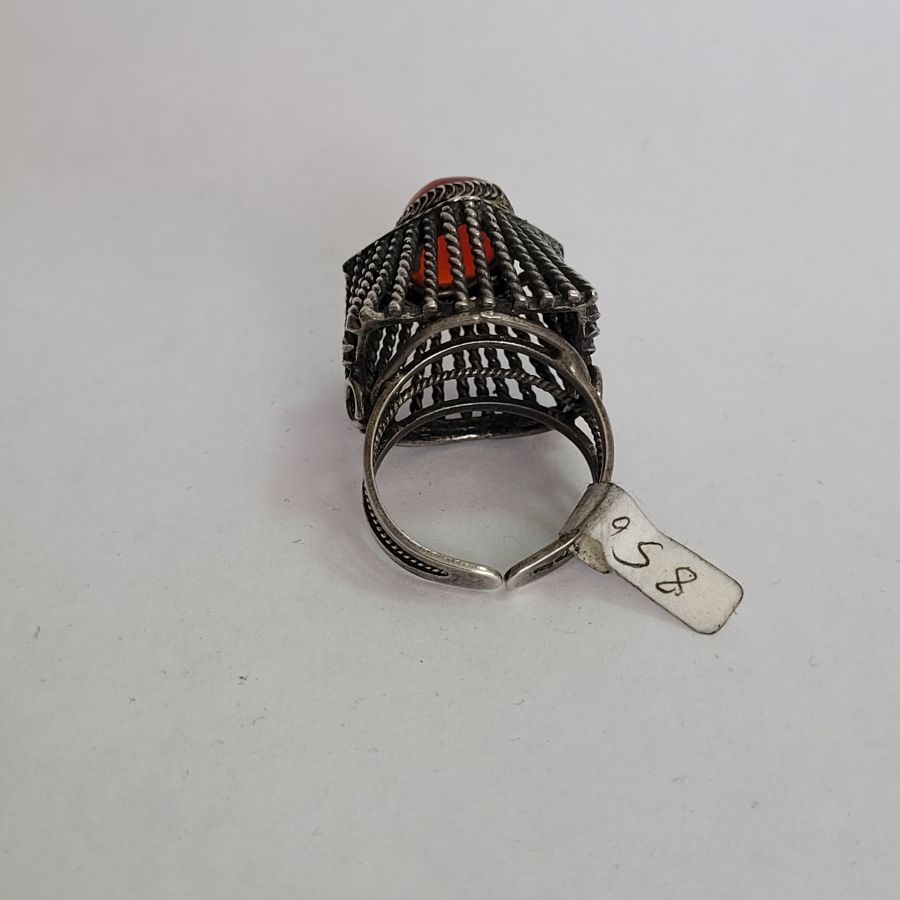 Oval Agate Cabochon Ring - Image 3