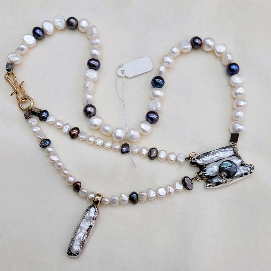 Pearl Necklace Black White - Image 5