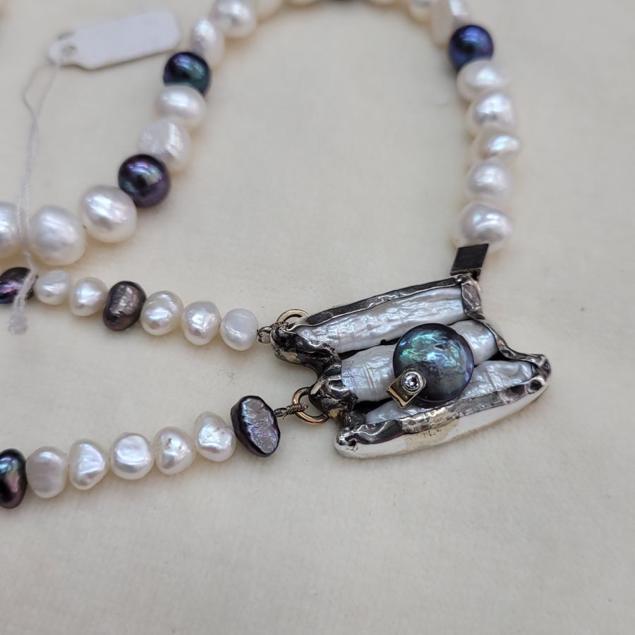 Pearl Necklace Black White - Image 6