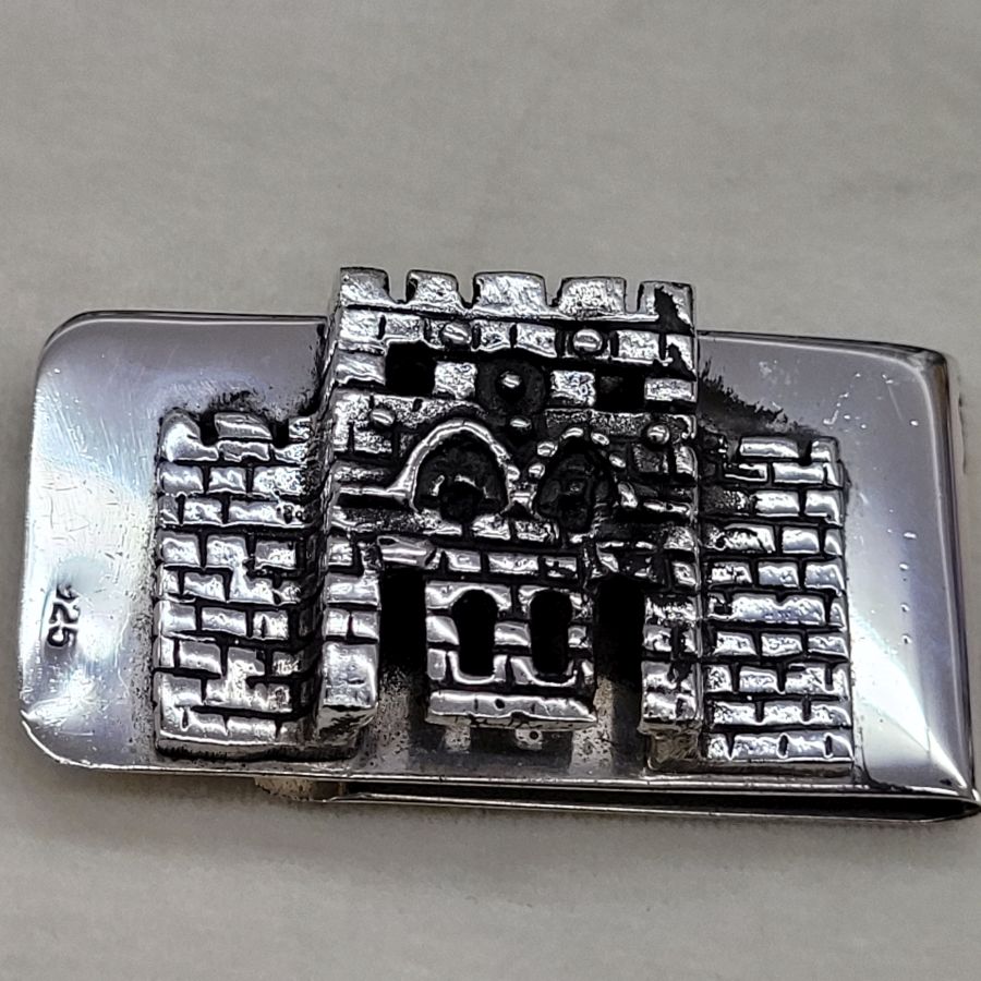 Handmade sterling silver golden gate money holder shape encrusted solid made by Biers. Dimension 2.5 cm X 5 cm approximately.