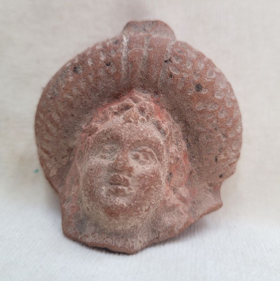 Genuine pottery lady Roman head statue symbol of beauty found in Israel 4th century CE. Dimension 5 cm X 5 cm X 3 cm approximately.