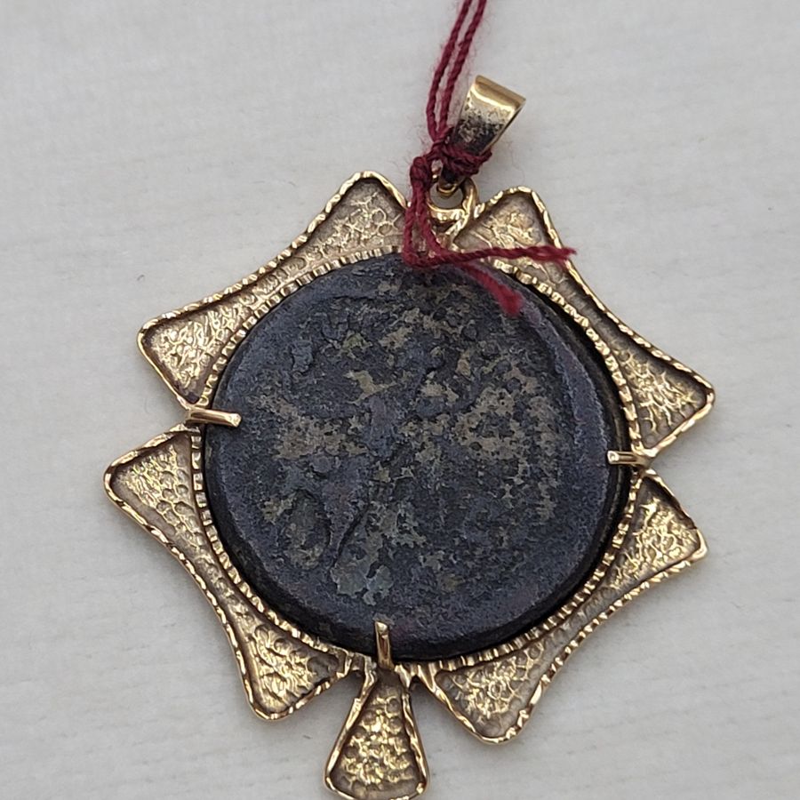 Gold pendant four cloves - Image 3