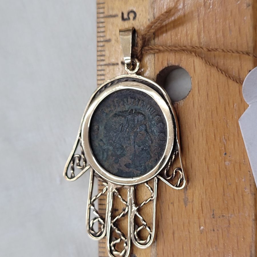 Gold pendant filigree Hamsa - Image 4
