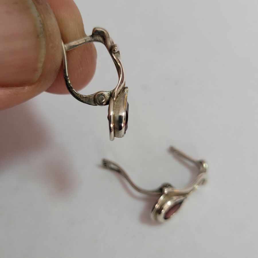 Silver abstract Garnet earrings - Image 4