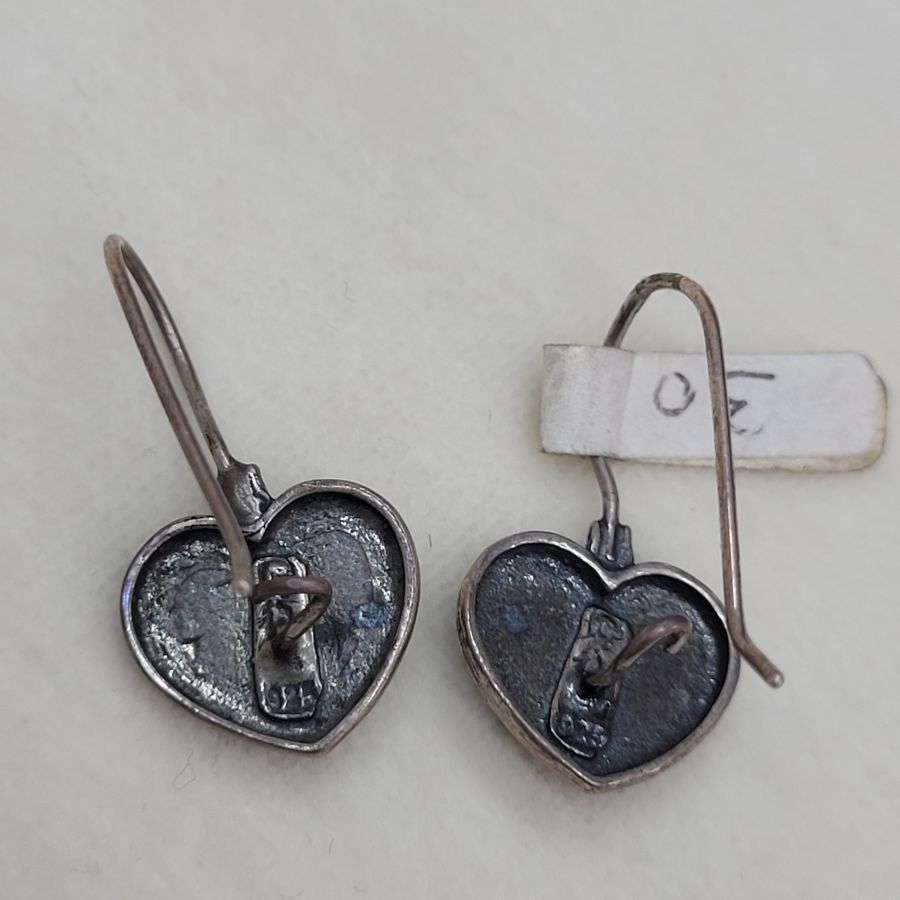Silver heart shape earrings - Image 5