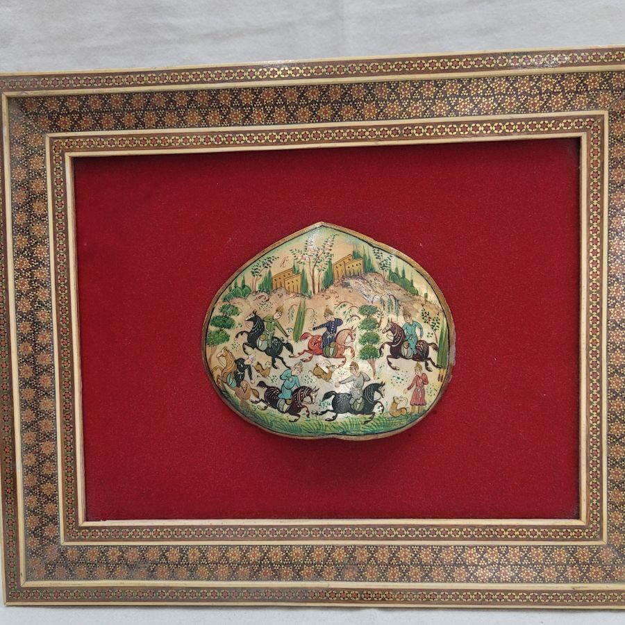 Handmade vintage mosaic frame hand painting mother of pearl painting describing deer hunting, made in the 1950's. Dimension 25 cm X 31 cm approximately.