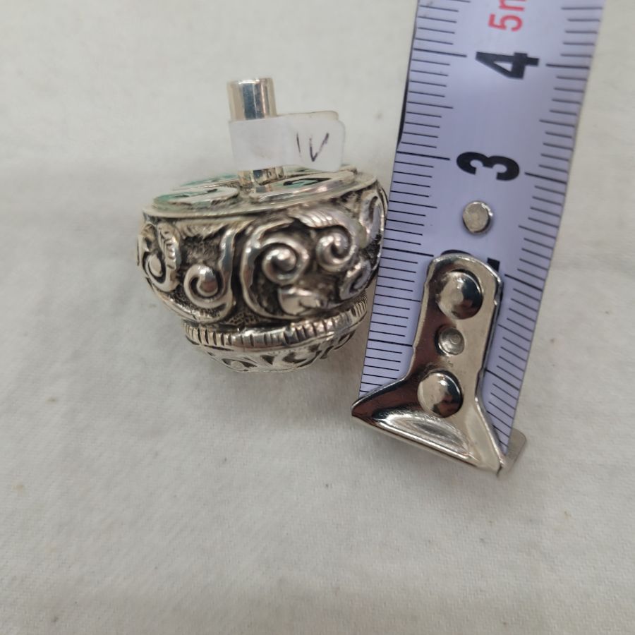 Dreidel floral embossed designs - Image 4