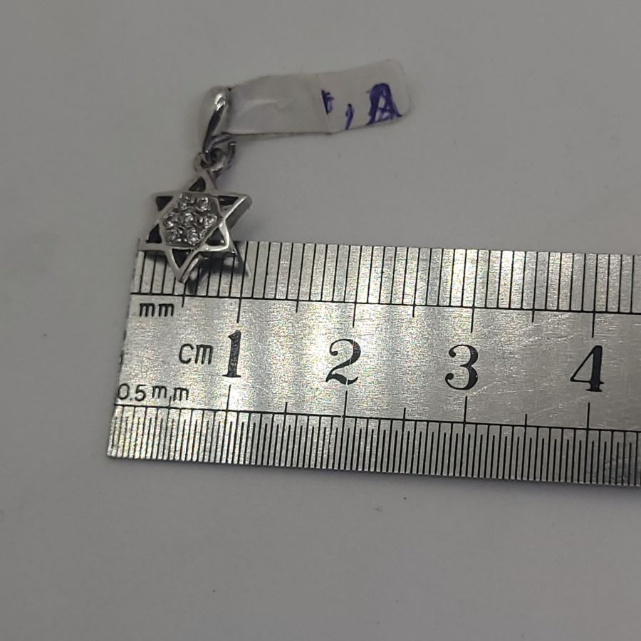 Mini David star pendant - Image 4