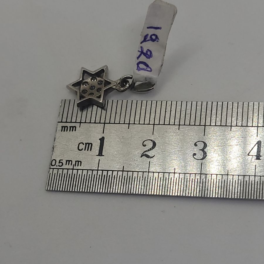 Mini David star pendant - Image 5