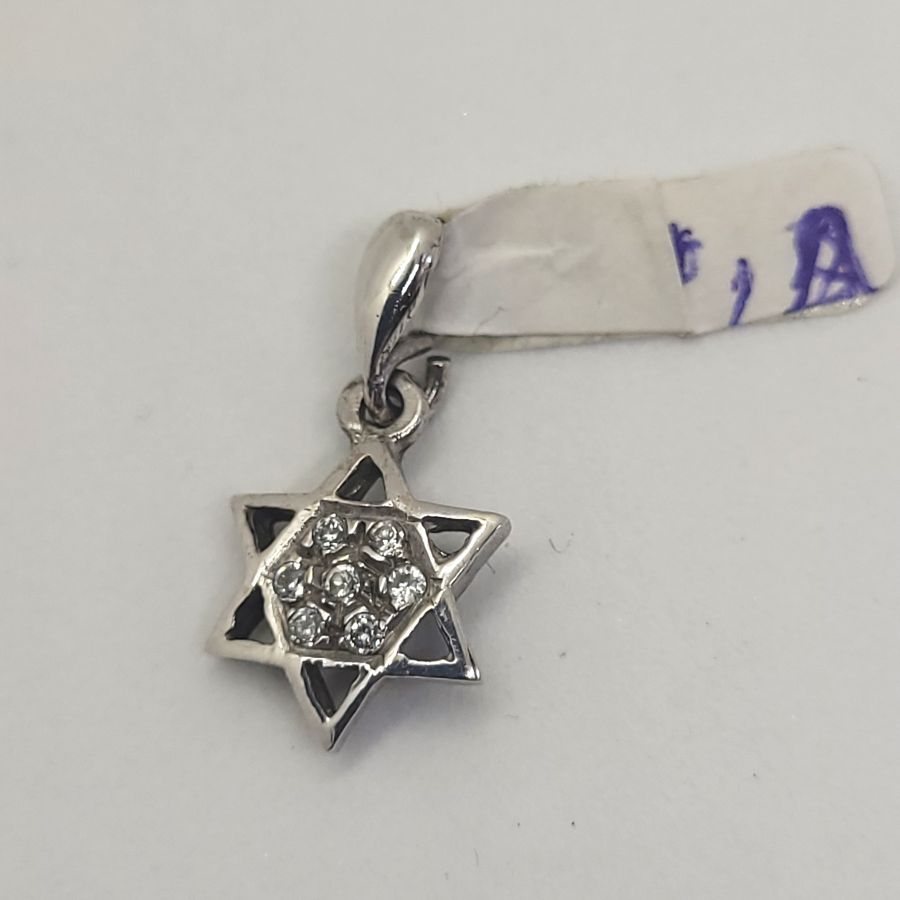 Mini David star pendant - Image 6